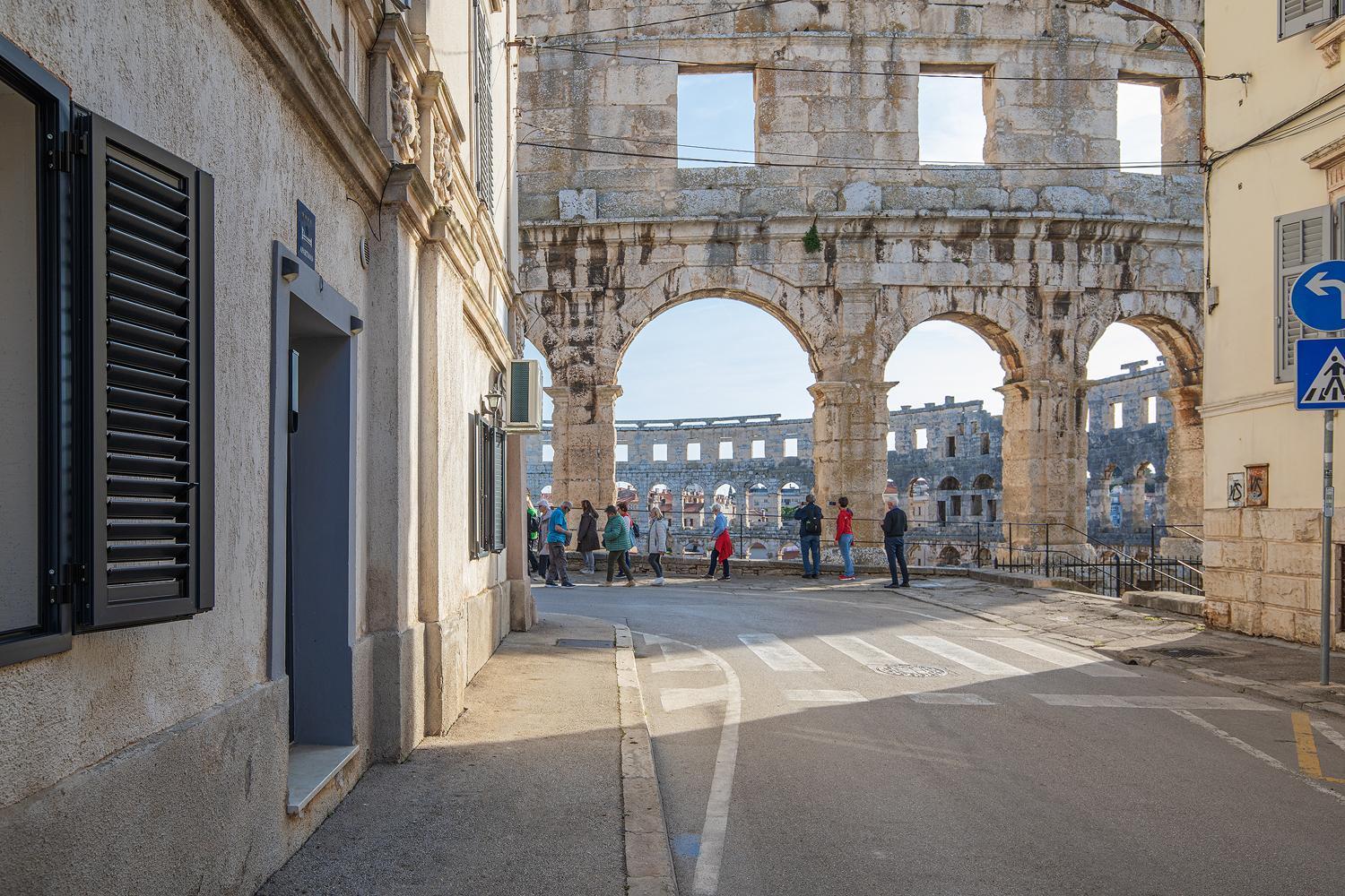Elegant Apartment Next To Arena Pula Bagian luar foto
